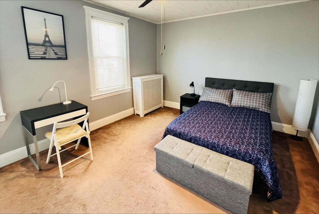 Cozy Close To New York Apartment Fairview